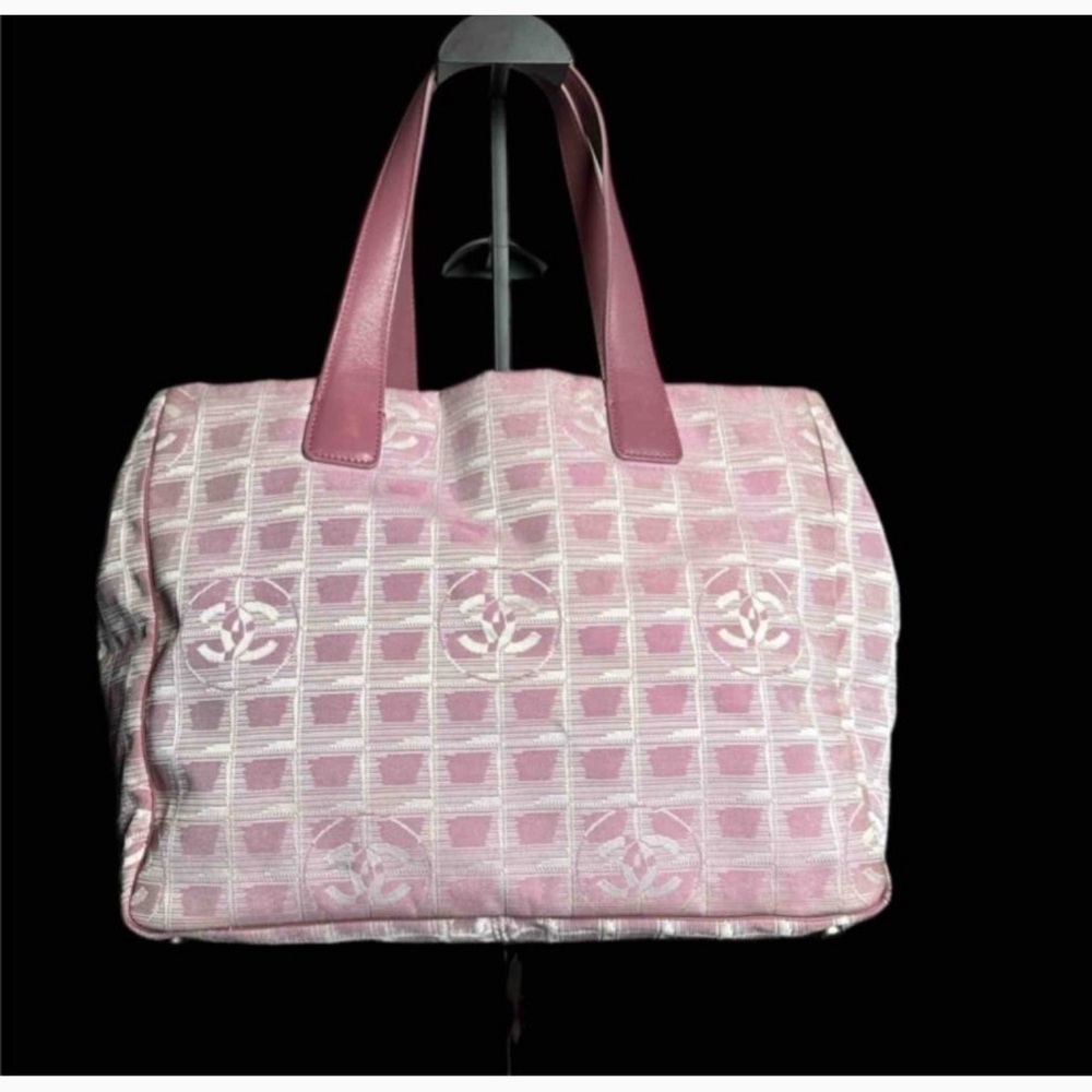 CHANEL Pink Checkered Tote Bag - Picture 2 of 9
